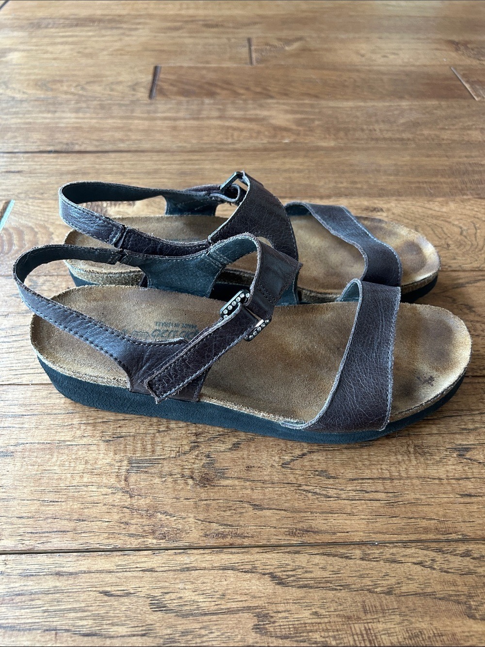 Naot Pamela Sandals Brown Leather Comfort Shoes Size 40 US Womens 9